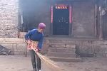 分家不均打破脑门 上集 下集