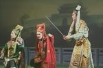 刘咬脐登基出城下载