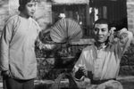 李二嫂改嫁 李二嫂眼含泪关上房门