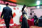 杨八姐游春